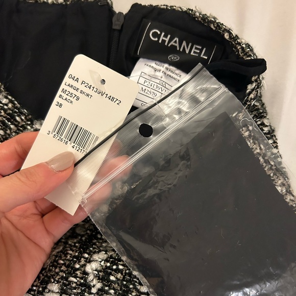 SOLD UNIQUE Authentic Chanel Tweed Suit set 2004 Autumn size 38. SOLD❌❌ - Picture 6 of 10